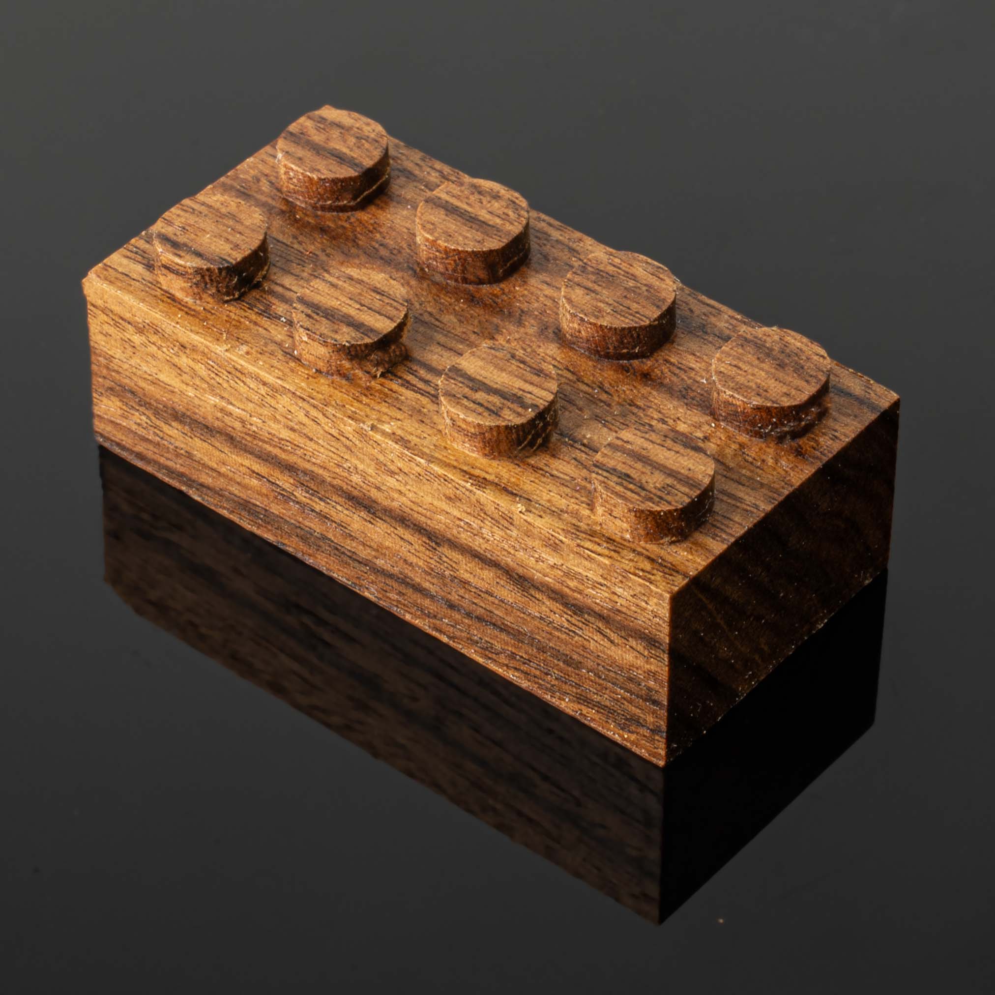 洋楽 BRICKLAYER Exotic-Wooden-Brick-in-Yucatan